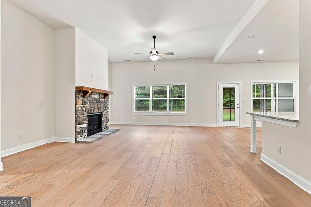 32 Oakhurst Trail 12, Sharpsburg, GA 30277