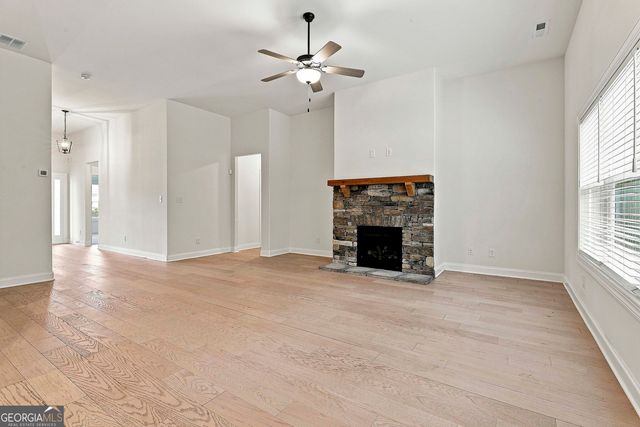 32 Oakhurst Trail 12, Sharpsburg, GA 30277