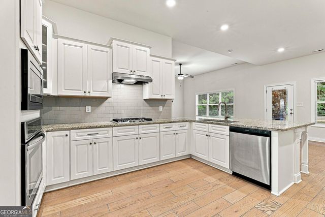 32 Oakhurst Trail 12, Sharpsburg, GA 30277