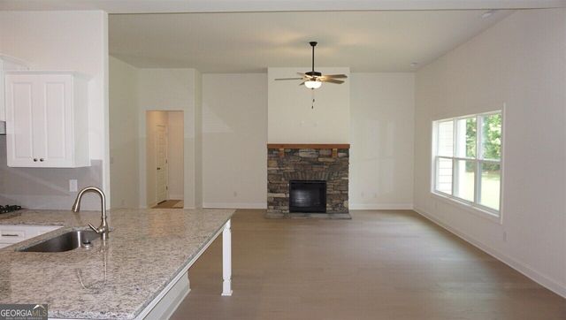 32 Oakhurst Trail 12, Sharpsburg, GA 30277