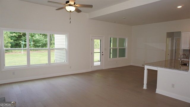32 Oakhurst Trail 12, Sharpsburg, GA 30277