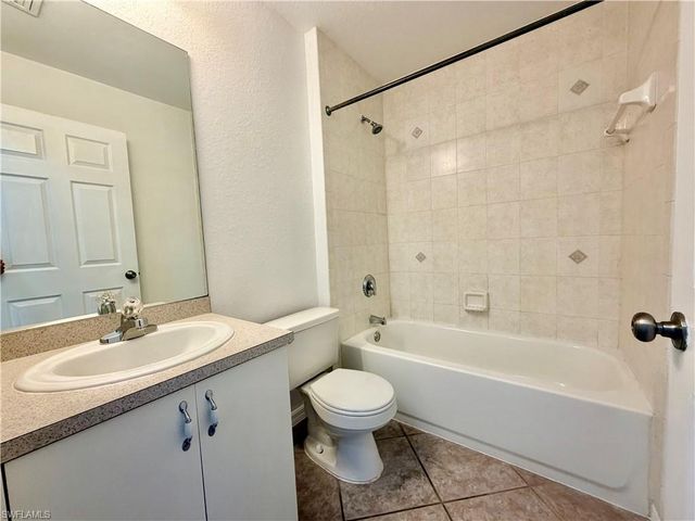 109 NE 16th PL, Cape Coral, FL 33909