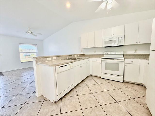 109 NE 16th PL, Cape Coral, FL 33909