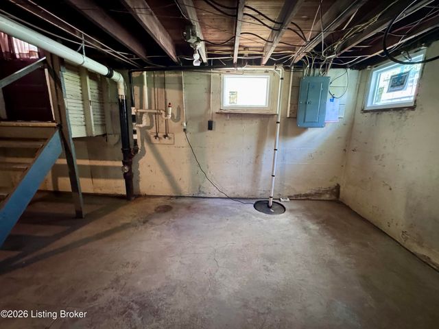 116 N 42nd St, Louisville, KY 40212