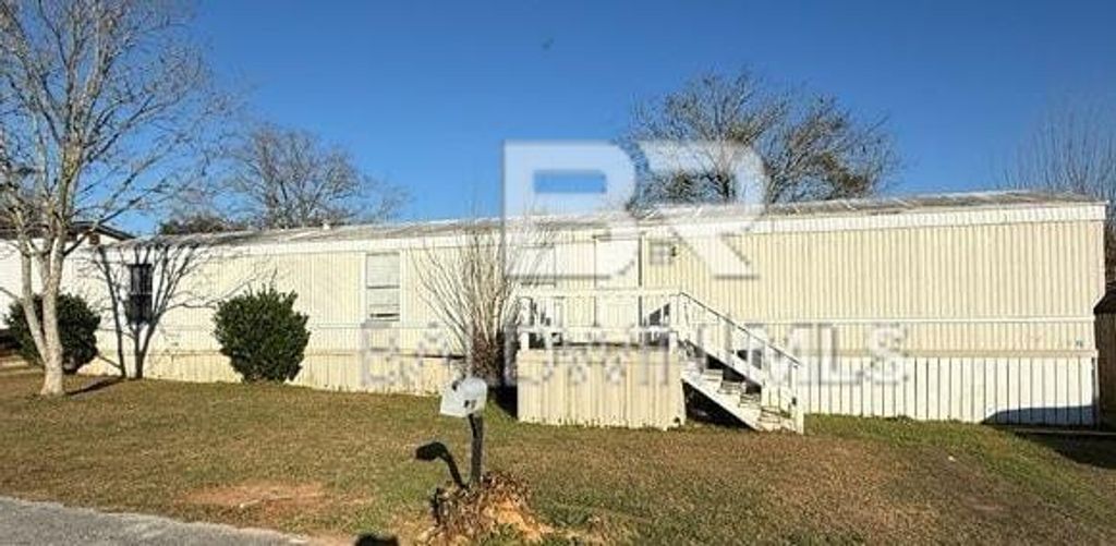 199 Robin Circle, Robertsdale, AL 36567