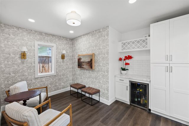 3211 Cochran Street, Houston, TX 77009