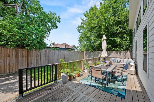 3211 Cochran Street, Houston, TX 77009