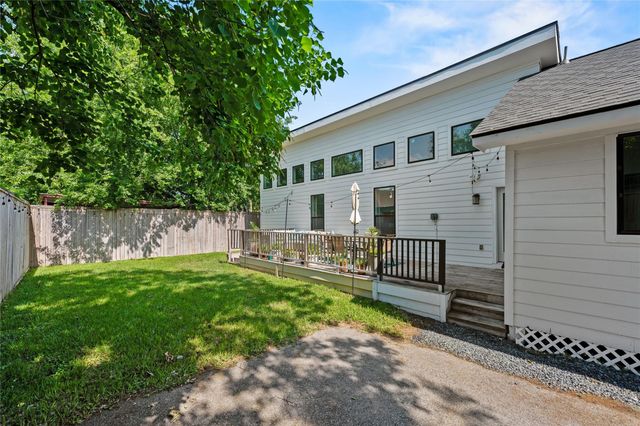 3211 Cochran Street, Houston, TX 77009