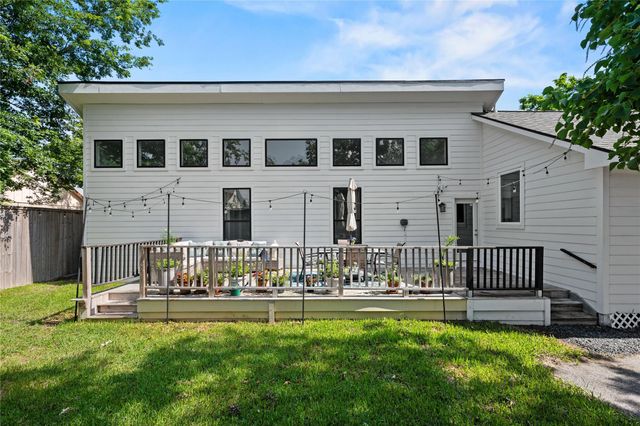 3211 Cochran Street, Houston, TX 77009