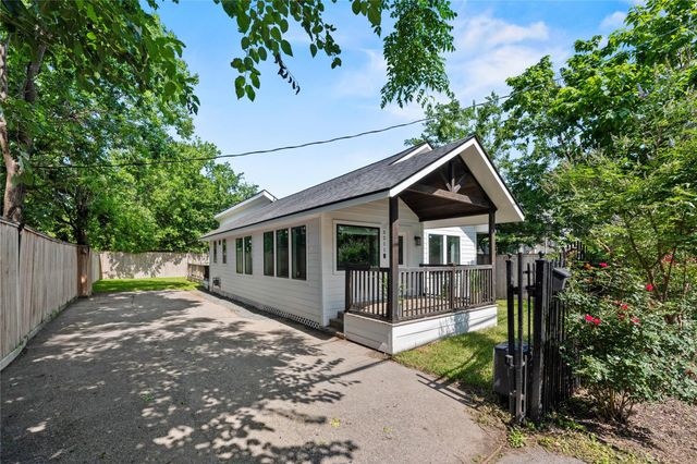 3211 Cochran Street, Houston, TX 77009