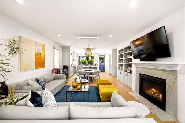 825 9th Street, Coronado, CA 92118