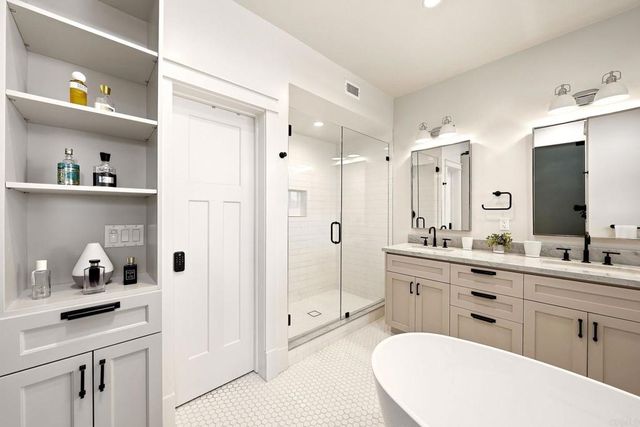 825 9th Street, Coronado, CA 92118
