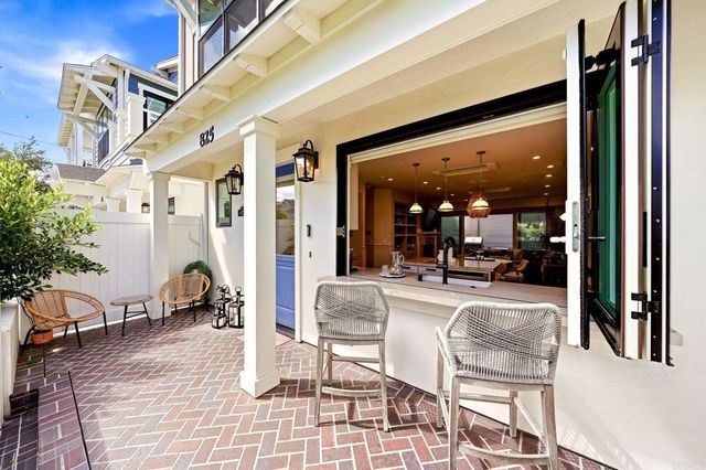 825 9th Street, Coronado, CA 92118