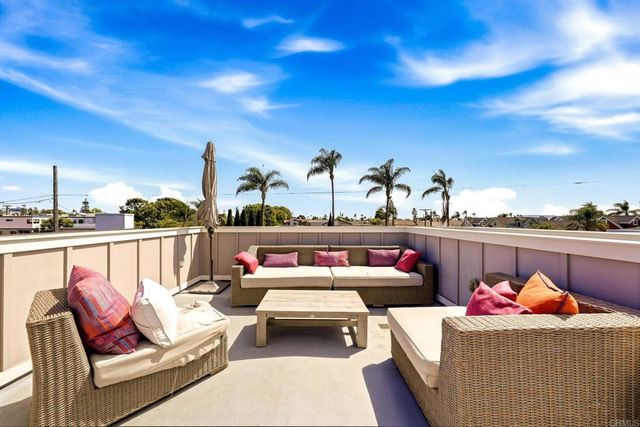 825 9th Street, Coronado, CA 92118
