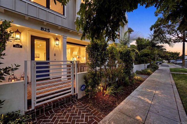 825 9th Street, Coronado, CA 92118