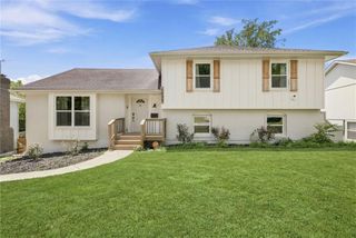 8908 Evanston Avenue, Kansas City, MO 64138