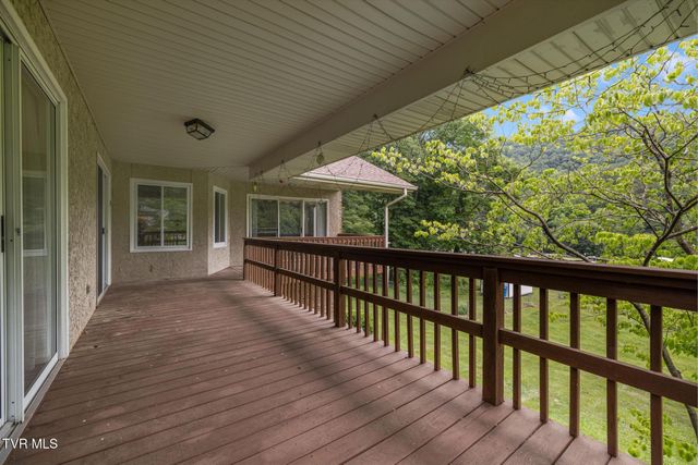 132 Douglas Lane, Bristol, TN 37620