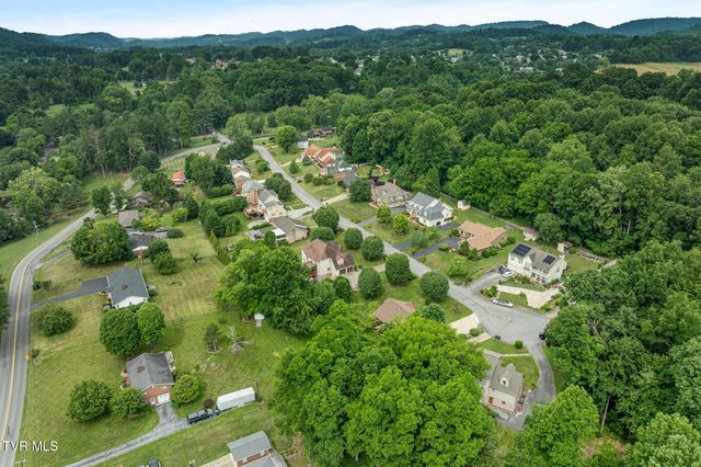 132 Douglas Lane, Bristol, TN 37620