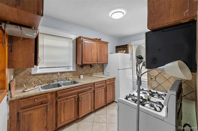 4509 Helen Street, Dearborn, MI 48126