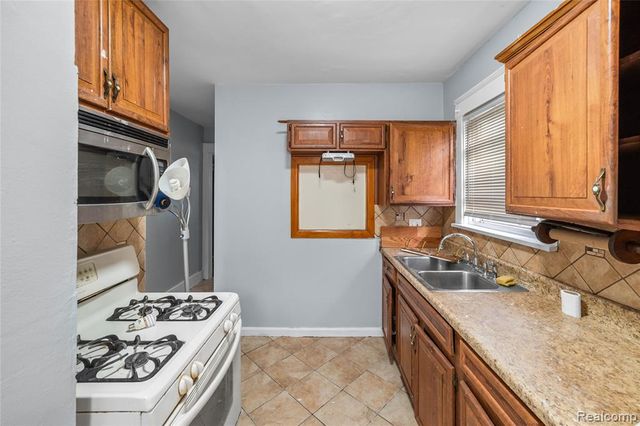 4509 Helen Street, Dearborn, MI 48126