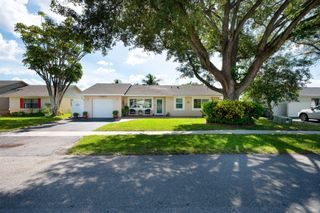 9825 Spanish Isles Drive, Boca Raton, FL 33496