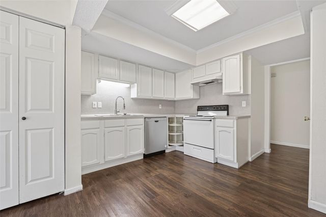 1106 E Red Cedar Circle, Spring, TX 77380