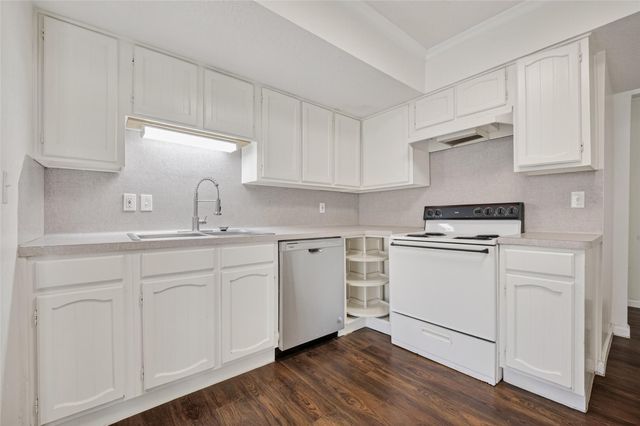 1106 E Red Cedar Circle, Spring, TX 77380