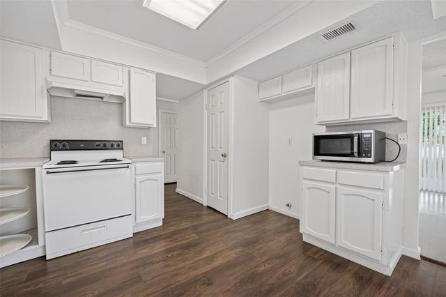 1106 E Red Cedar Circle, Spring, TX 77380