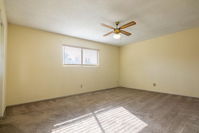 2414 E Paradise Avenue, Visalia, CA 93292