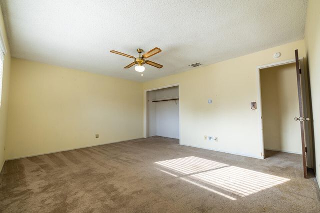 2414 E Paradise Avenue, Visalia, CA 93292