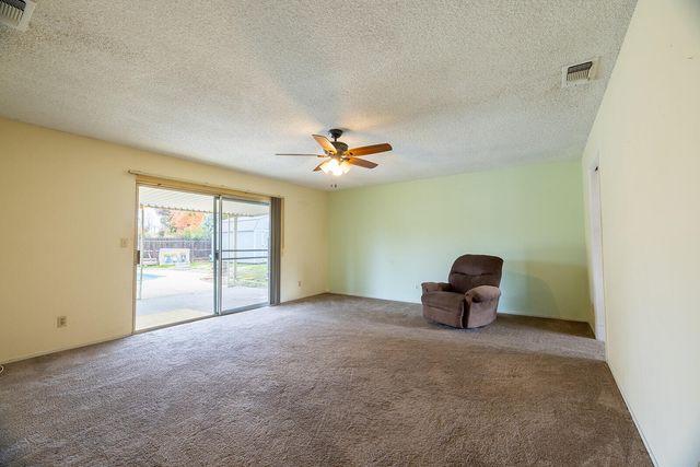 2414 E Paradise Avenue, Visalia, CA 93292