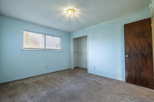 2414 E Paradise Avenue, Visalia, CA 93292