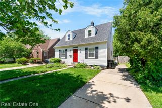 1712 Ash Street, Wyandotte, MI 48192