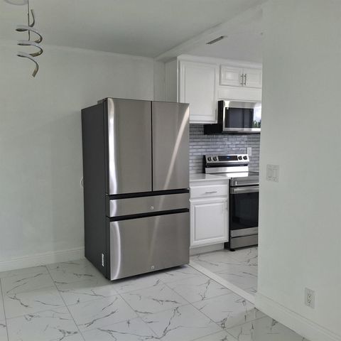 2739 Emory Drive W J, West Palm Beach, FL 33415