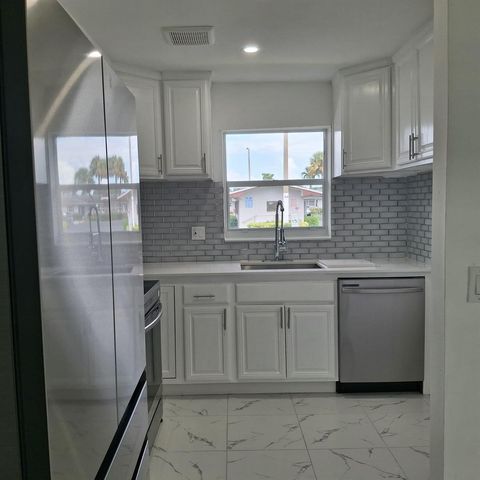 2739 Emory Drive W J, West Palm Beach, FL 33415