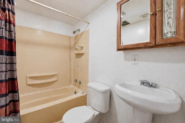 20 TUNIC AVE, Capitol Heights, MD 20743