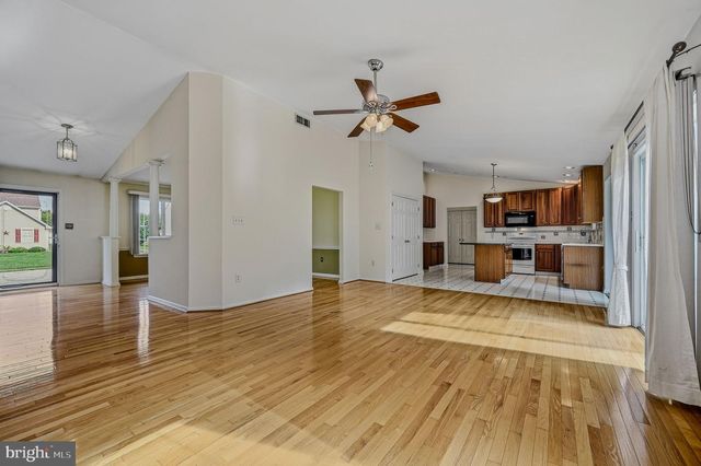 10 CORBIT SHARP DR, Townsend, DE 19734