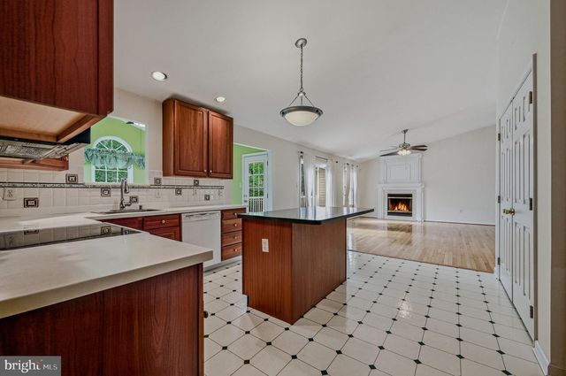 10 CORBIT SHARP DR, Townsend, DE 19734