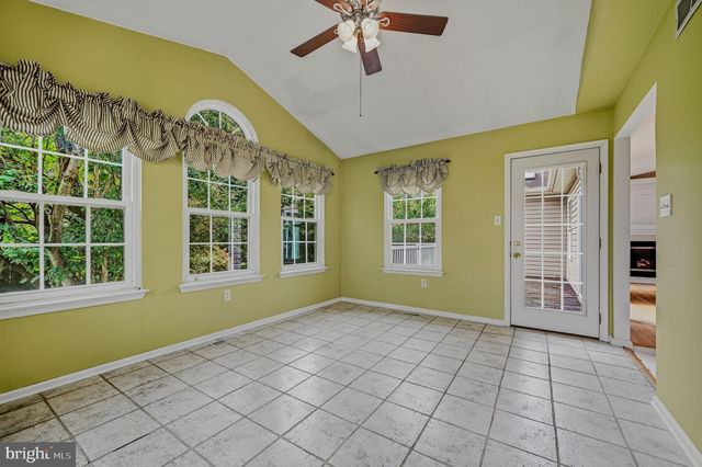 10 CORBIT SHARP DR, Townsend, DE 19734
