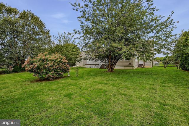 10 CORBIT SHARP DR, Townsend, DE 19734
