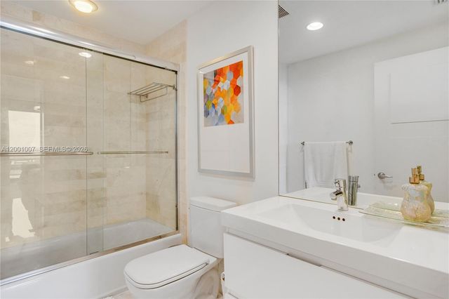 17111 Biscayne Boulevard 2008, North Miami Beach, FL 33160