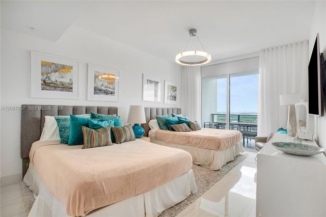 17111 Biscayne Boulevard 2008, North Miami Beach, FL 33160