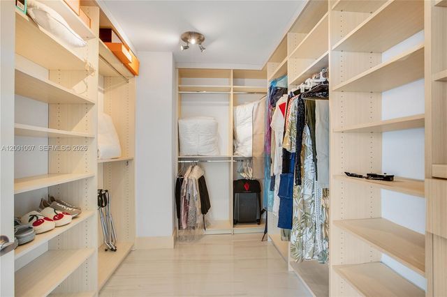 17111 Biscayne Boulevard 2008, North Miami Beach, FL 33160