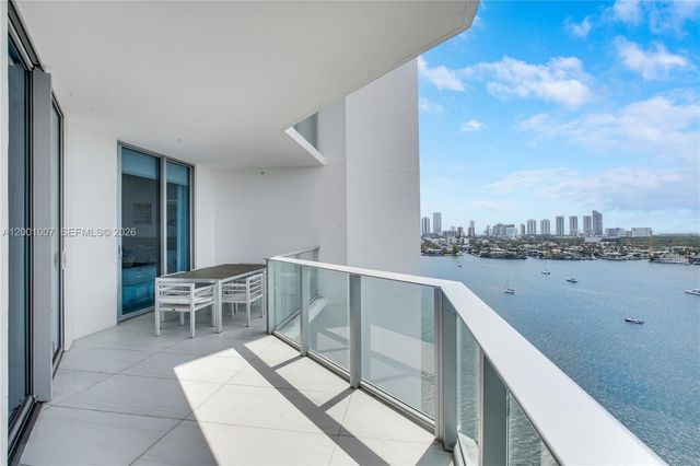 17111 Biscayne Boulevard 2008, North Miami Beach, FL 33160