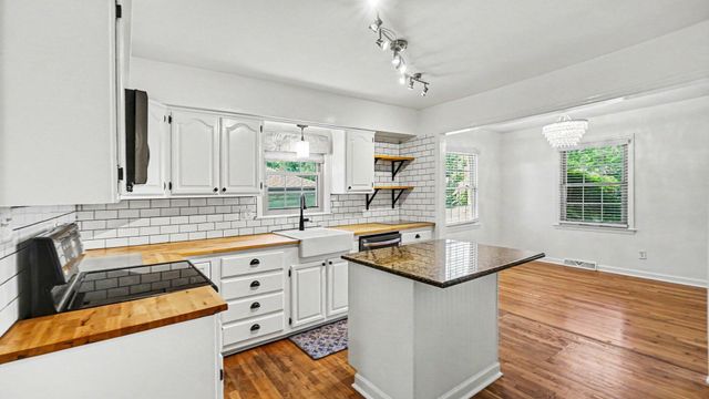 3040 Dartmouth Drive, Lexington, KY 40517