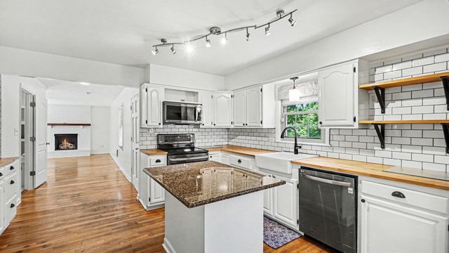 3040 Dartmouth Drive, Lexington, KY 40517