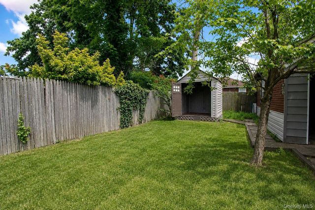 98 Willow Avenue, Hempstead, NY 11550