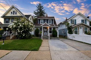 98 Willow Avenue, Hempstead, NY 11550