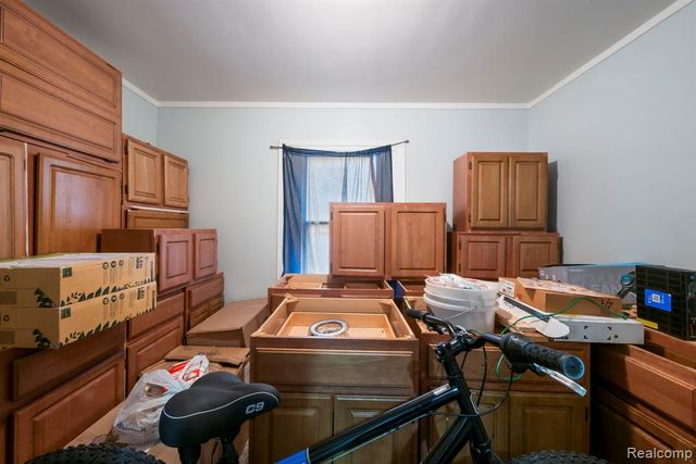 7739 Rosedale Boulevard, Allen Park, MI 48101