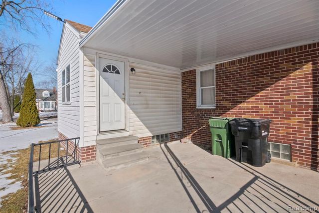 7739 Rosedale Boulevard, Allen Park, MI 48101